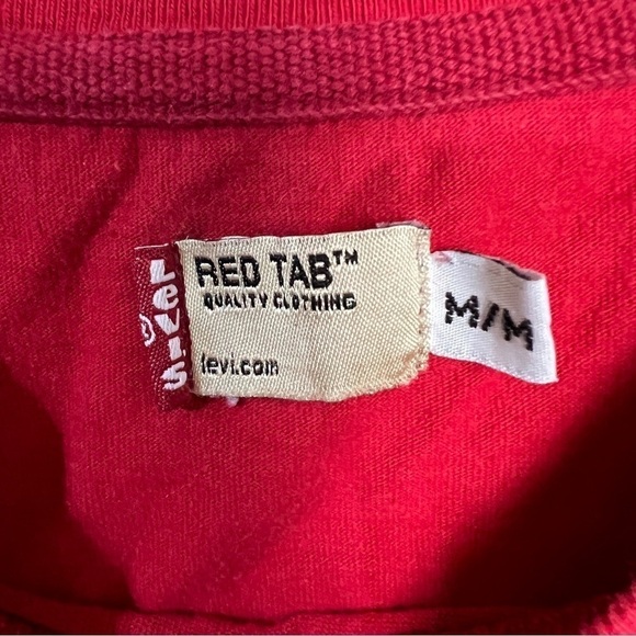 Levi’s Jeans Y2K Red Tab Relaxed Fit Red Graphic Short Sleeve T-Shirt - Picture 11 of 13